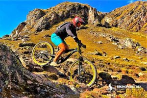 Mountain Biking Lamay Downhill