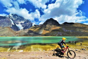Mountain Biking Tours Downhill in Cusco Peru